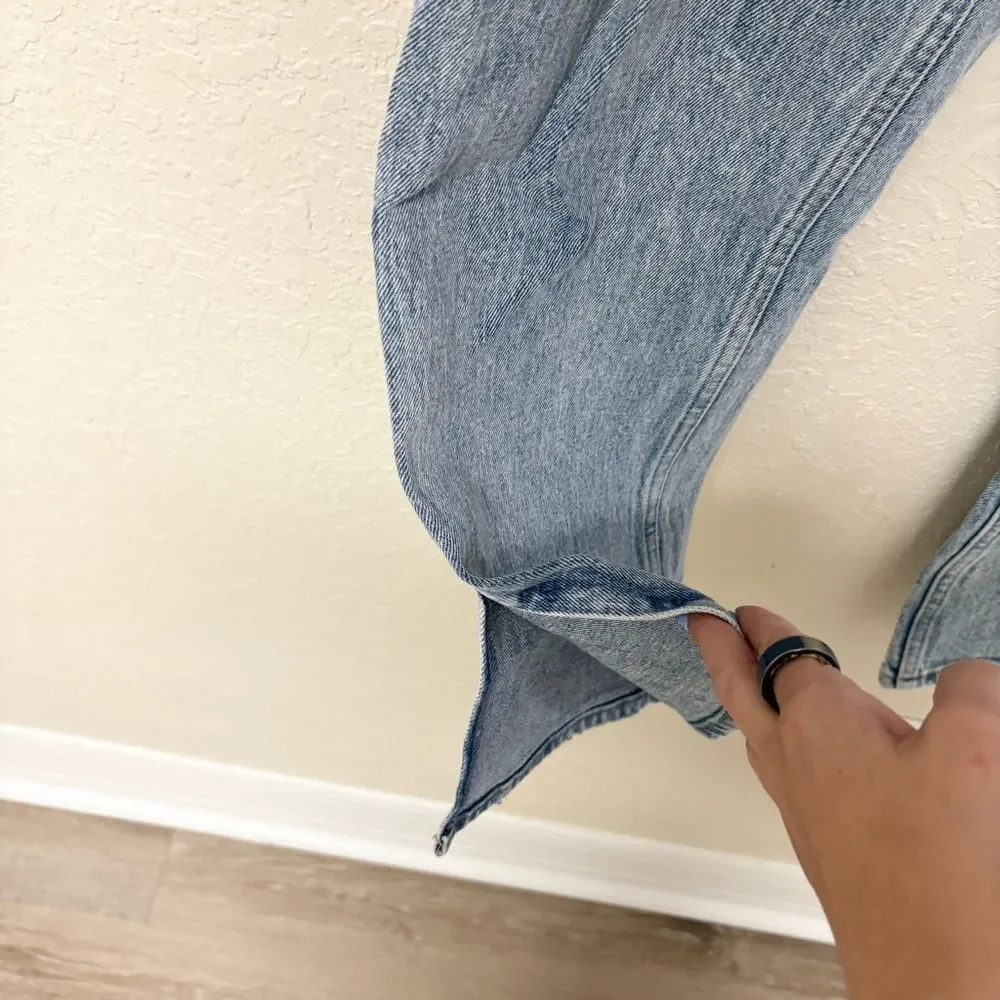 Abercrombie & Fitch 90s Straight High Rise Blue Jeans Size 28/6R Curve Slit